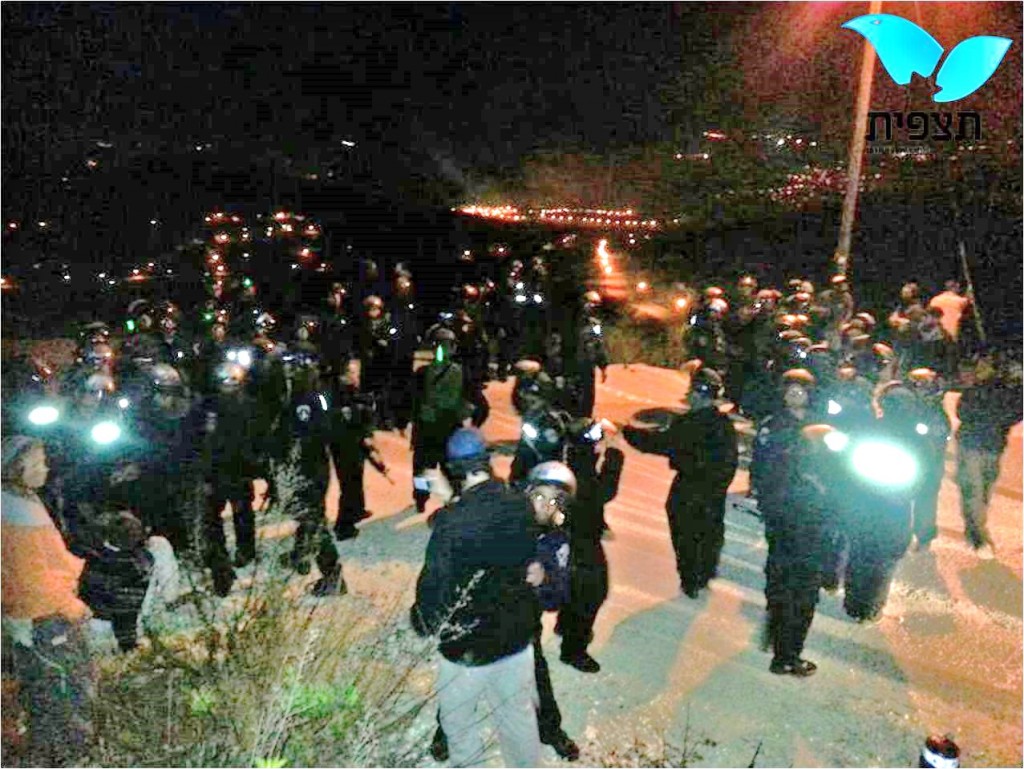 The phalanx of Israeli security personnel that showed up in the middle of the night (picture source on photo: observation agency).