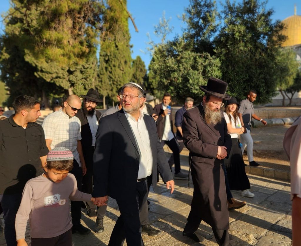 The first Jews on the Mount this morning were Minister of National Security Itamar Ben Gvir and his son.